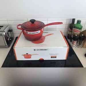 NIB Le Creuset Enameled Cast Iron Signature Saucepan 2 1/4 QT Cerise